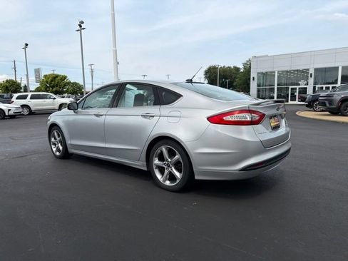 Used 2014 Ford Fusion SE FWD image 5