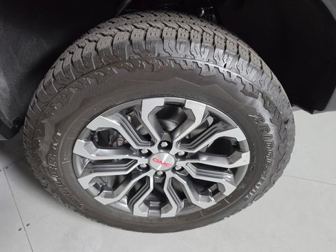 Used 2026 GMC Canyon Denali AWD/4WD image 12