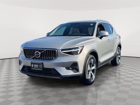 Certified 2023 Volvo XC40 B5 Plus w/ Driver Assist Package image 2
