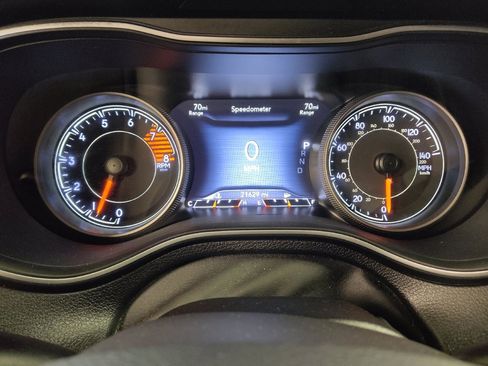 Used 2019 Jeep Cherokee Limited w/ Luxury Group image 23