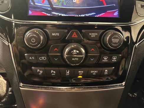 Used 2020 Jeep Grand Cherokee Overland image 39