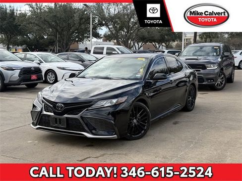 Used 2022 Toyota Camry XSE image 1