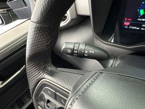 Used 2025 Toyota Tundra Limited AWD/4WD image 21