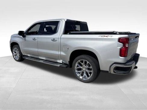 Used 2020 Chevrolet Silverado 1500 LTZ w/ LTZ Premium Package AWD/4WD image 3
