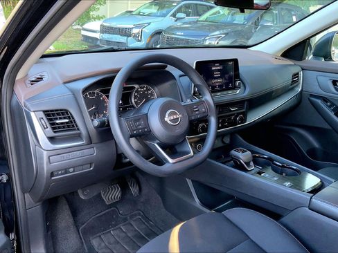 Used 2023 Nissan Rogue S FWD image 15