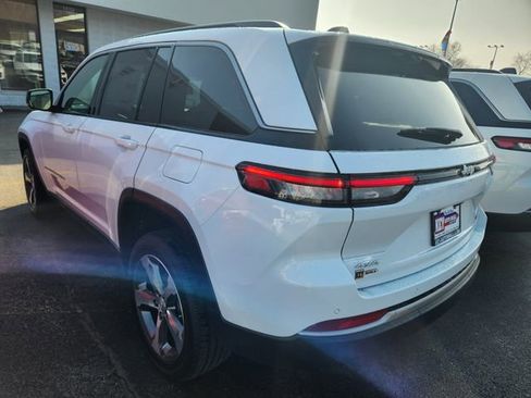 New 2026 Jeep Grand Cherokee Limited w/ Luxury Tech Group II AWD/4WD image 4