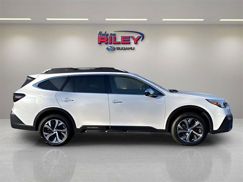 Used 2022 Subaru Outback Touring image 6