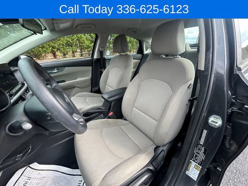 Used 2021 Kia Forte LXS FWD image 19