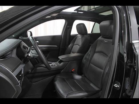 Used 2022 Cadillac XT4 Premium Luxury w/ Technology Package AWD/4WD image 5