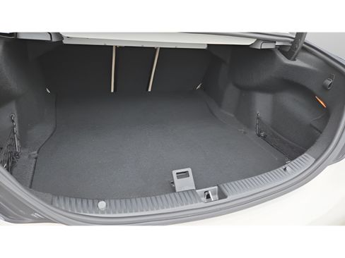 Used 2018 Mercedes-Benz C 300 Sedan image 14