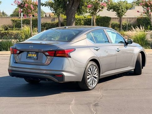 Used 2025 Nissan Altima 2.5 SV FWD image 5
