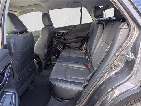 Used 2025 Subaru Outback Limited image 12