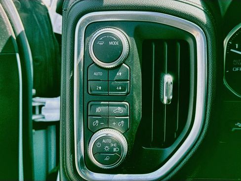 Used 2020 GMC Sierra 1500 AT4 w/ AT4 Premium Package AWD/4WD image 22