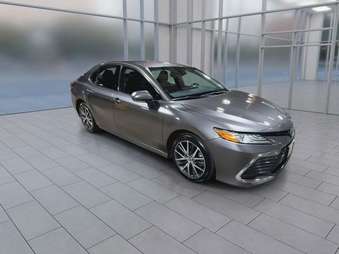 Certified 2023 Toyota Camry XLE FWD image 2