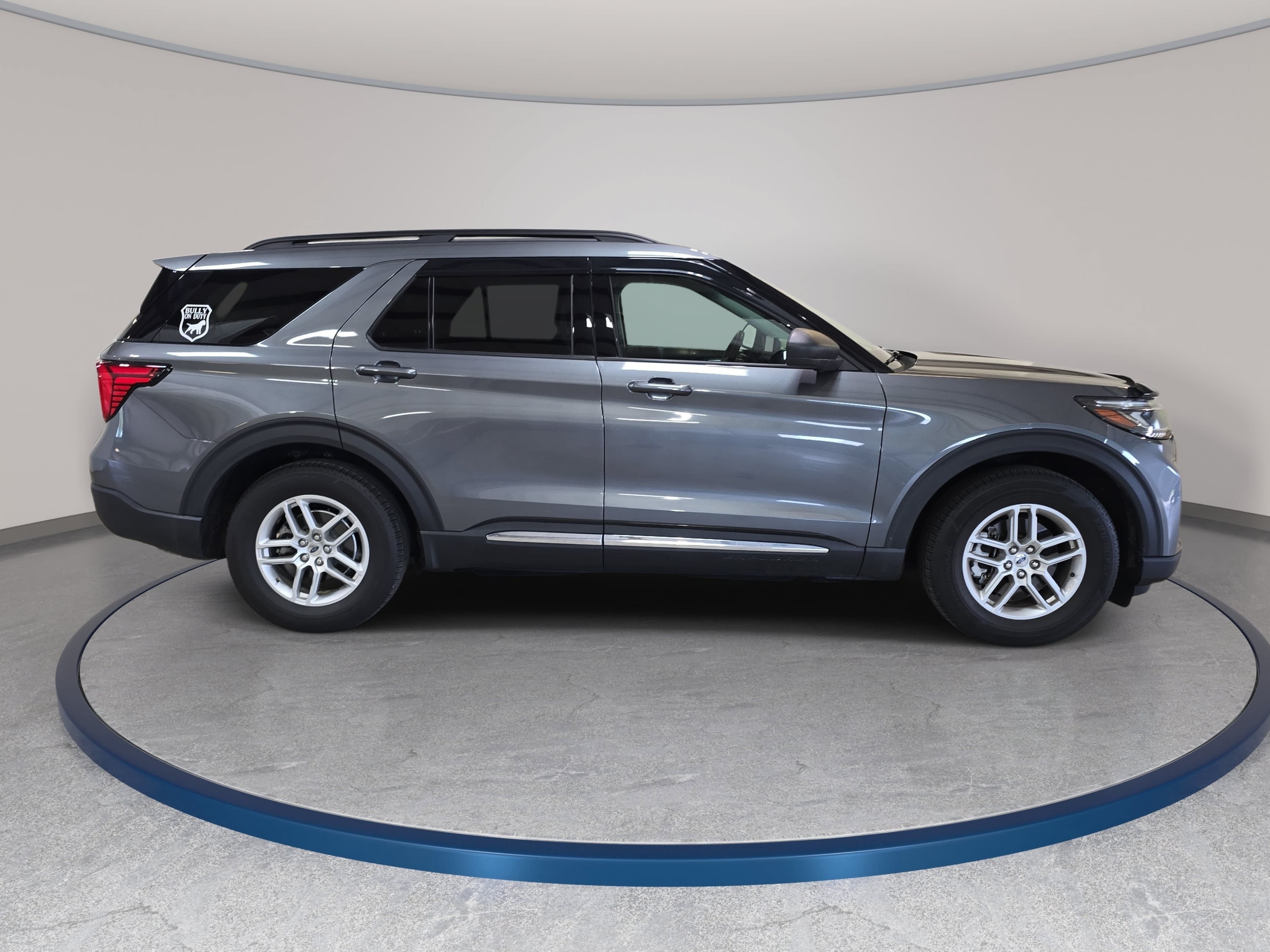 Used 2025 Ford Explorer Active w/ Active Comfort Package RWD image 5