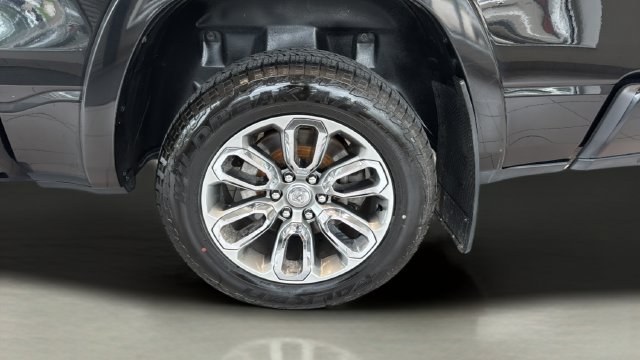 Used 2019 RAM 1500 Laramie AWD/4WD image 28