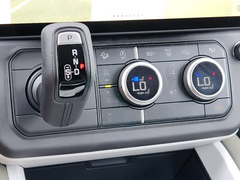 New 2026 Land Rover Defender 110 X-Dynamic SE AWD/4WD image 27