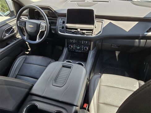 Used 2024 Chevrolet Suburban High Country image 21