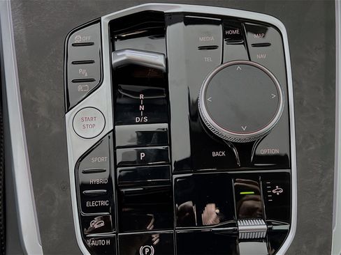 New 2026 BMW X5 xDrive50e w/ Climate Comfort Package image 19