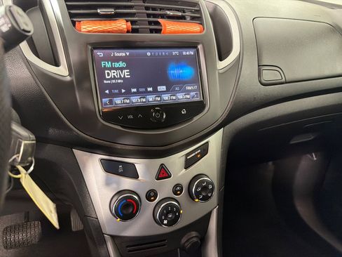 Used 2016 Chevrolet Trax LT FWD image 15