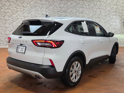 Used 2025 Ford Escape Active w/ Cold Weather Package image 9