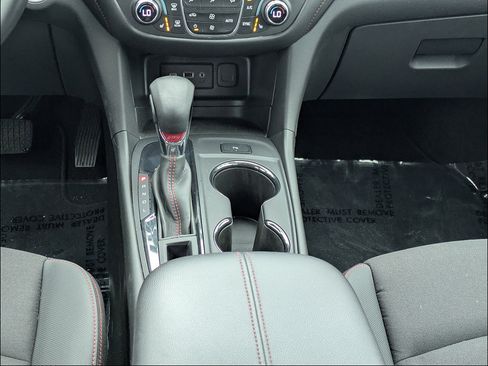 Used 2024 Chevrolet Equinox RS FWD image 18
