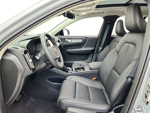 New 2026 Volvo XC40 B5 Plus w/ Protection Package Premier image 21