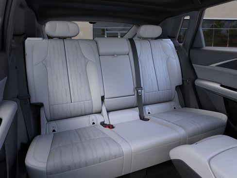 New 2025 Cadillac Lyriq Sport image 38