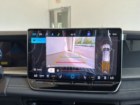 New 2025 Volkswagen Tiguan SE R-Line image 23