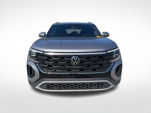 Used 2024 Volkswagen Atlas Cross Sport SE image 2