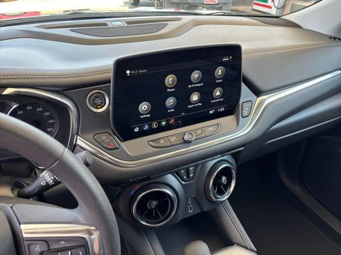 Used 2025 Chevrolet Blazer LT FWD image 17