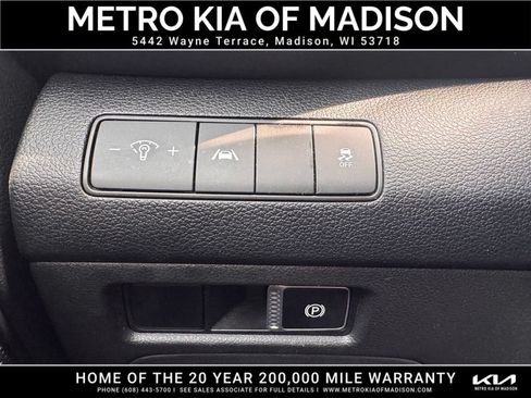 Used 2021 Hyundai Santa Fe SEL FWD image 16