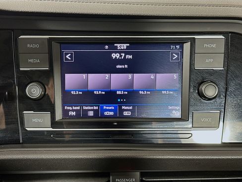 Used 2024 Volkswagen Jetta SE image 21