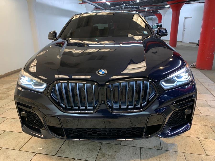 Used 2022 BMW X6 xDrive40i w/ M Sport Package AWD/4WD image 3