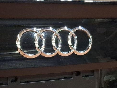 Used 2018 Audi A4 2.0T Premium w/ Convenience Package image 30