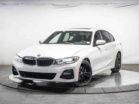 Used 2019 BMW 330i Sedan w/ M Sport Package RWD image 1