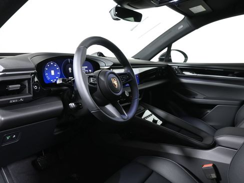 Used 2026 Porsche Macan 4 Electric AWD/4WD image 4