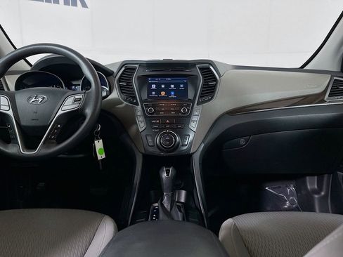 Used 2017 Hyundai Santa Fe SE image 25