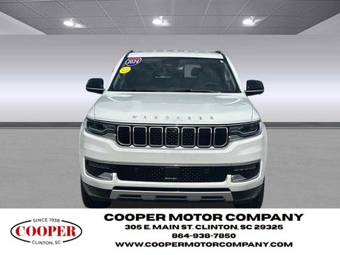 Used 2024 Jeep Wagoneer L Series II w/ Flexible Seating Group RWD image 8
