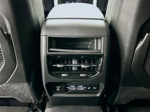 Used 2022 Jeep Grand Cherokee Limited image 27