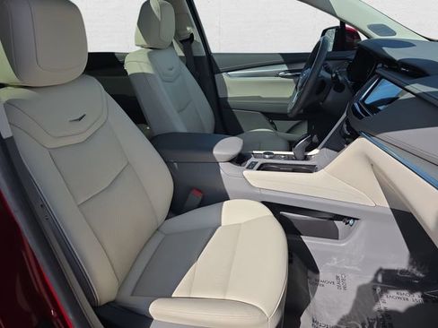 Certified 2023 Cadillac XT5 Premium Luxury w/ LPO, Floor Liner Package AWD/4WD image 10