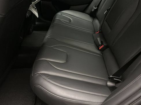 Certified 2025 Hyundai Elantra Limited FWD image 15
