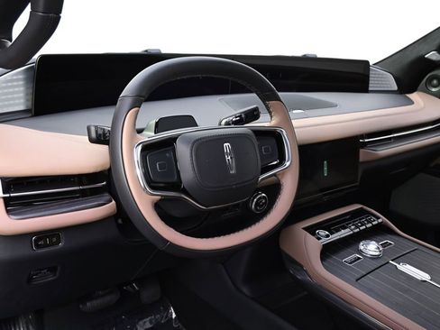 New 2026 Lincoln Navigator Black Label AWD/4WD image 11