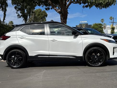 Used 2021 Nissan Kicks SR w/ SR Premium Package image 3