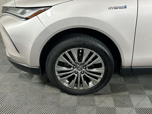 Used 2021 Toyota Venza Limited AWD/4WD image 11