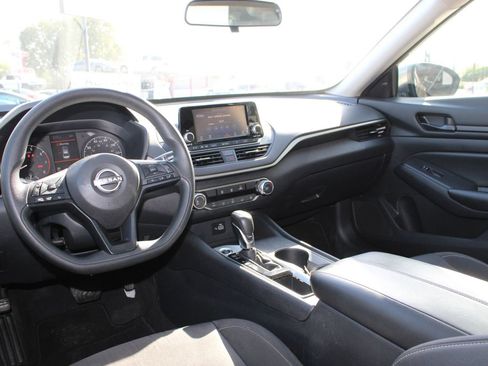 Used 2023 Nissan Altima 2.5 S FWD image 17