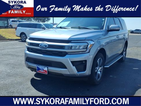 Certified 2023 Ford Expedition XLT RWD image 1