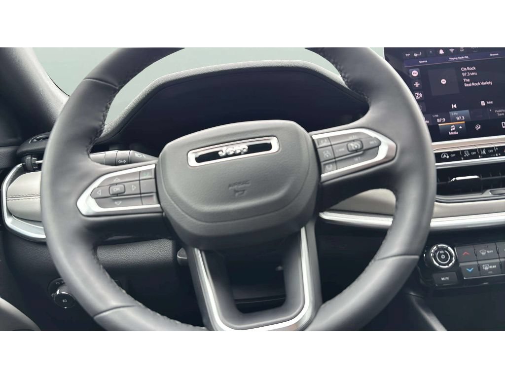 Used 2025 Jeep Compass Limited w/ Mopar Graphics Package AWD/4WD image 14