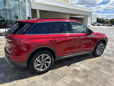 New 2026 Lincoln Corsair Premiere image 2