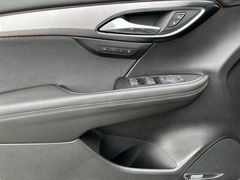 Used 2025 Buick Envision Sport Touring image 11